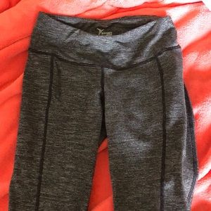 Striped cropped leggings